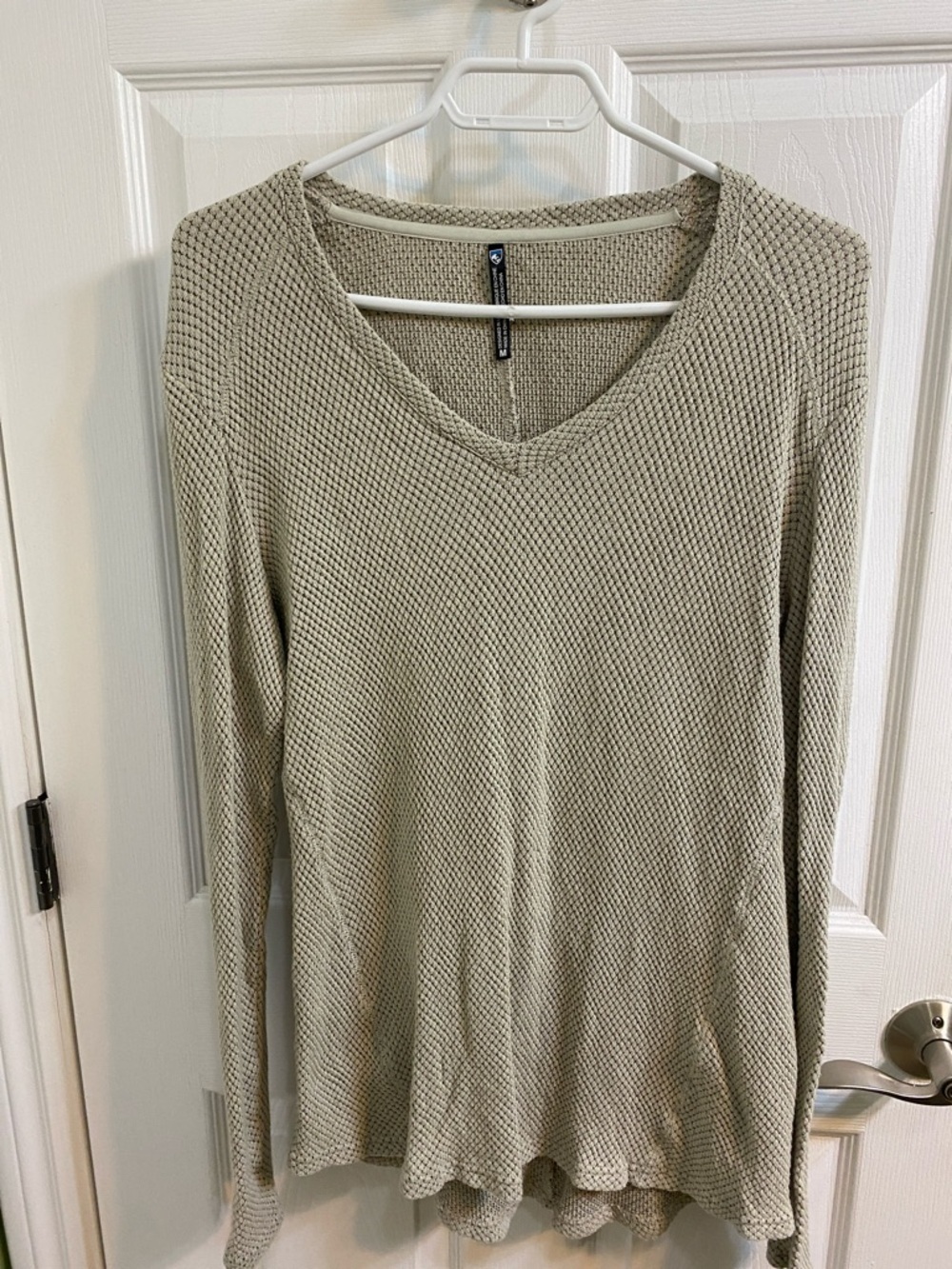 Kuhl Lyrik V-Neck Diamond Knit Tan Long Sweater Womens Medium Pullover Gorpcore